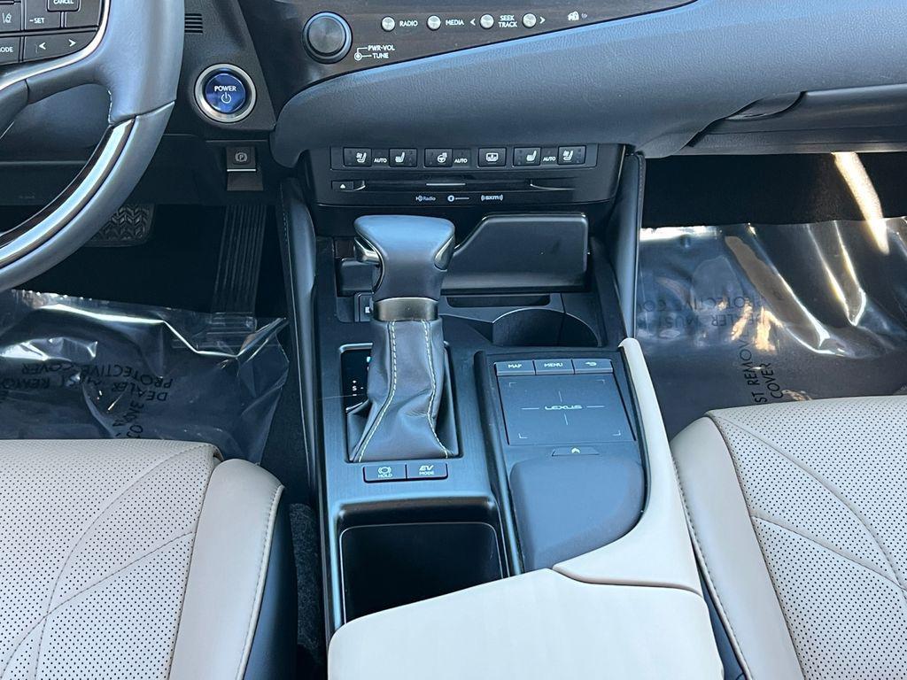 used 2019 Lexus ES 300h car, priced at $32,799