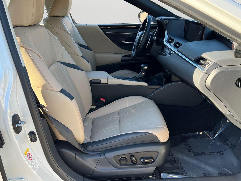 used 2019 Lexus ES 300h car, priced at $32,799