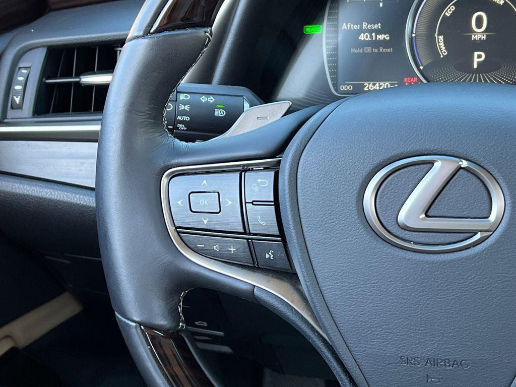 used 2019 Lexus ES 300h car, priced at $32,799