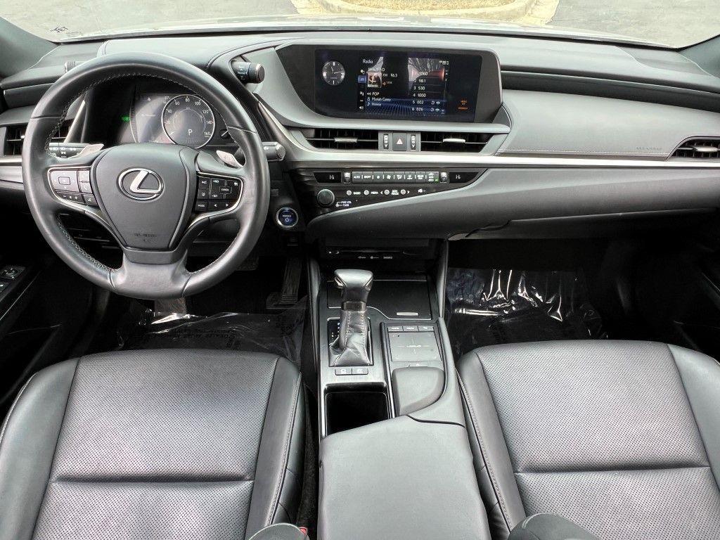 used 2020 Lexus ES 300h car, priced at $31,869