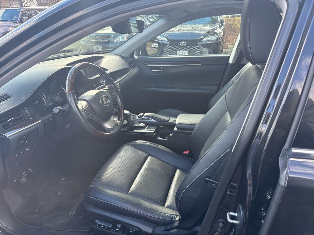 used 2018 Lexus ES 350 car, priced at $27,856