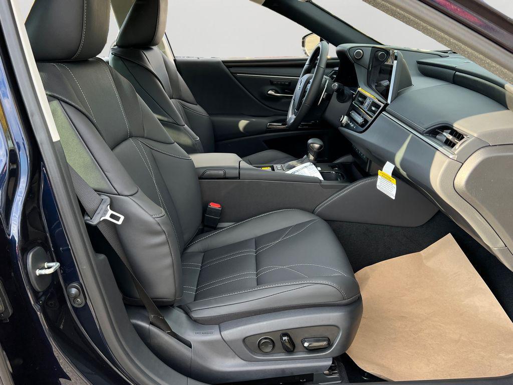 new 2025 Lexus ES 300h car, priced at $53,660