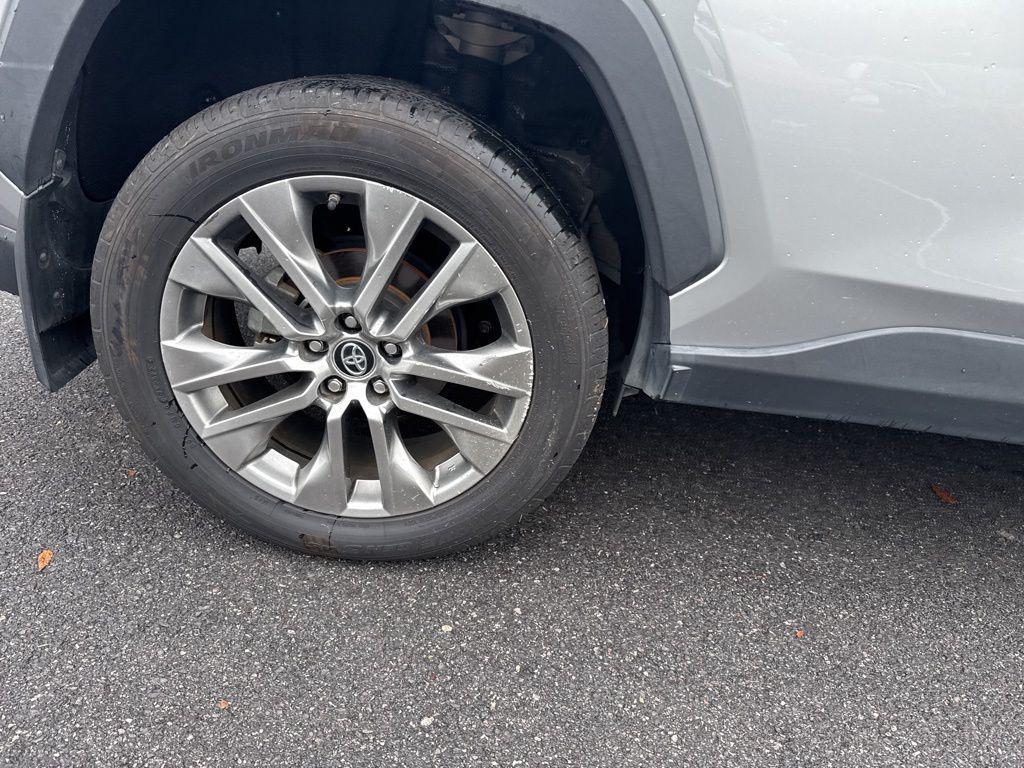used 2019 Toyota RAV4 car, priced at $27,081