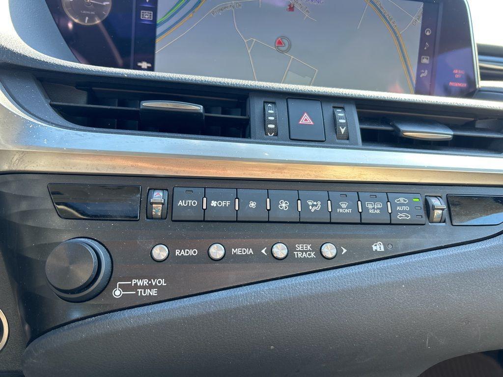 used 2019 Lexus ES 300h car, priced at $31,581