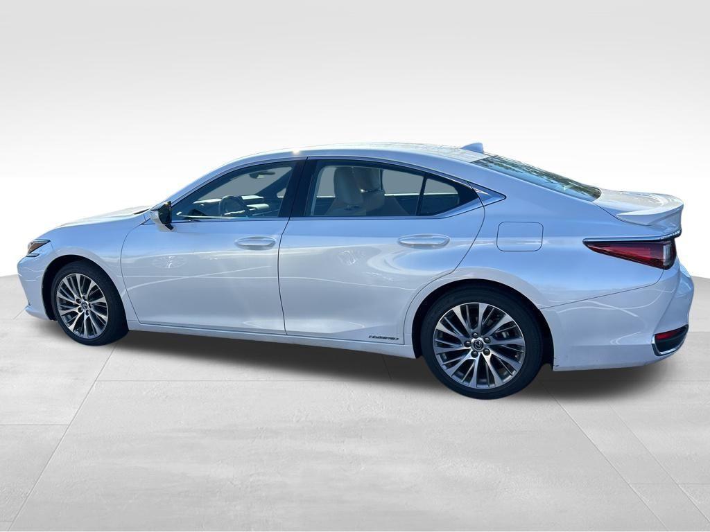 used 2019 Lexus ES 300h car, priced at $31,581