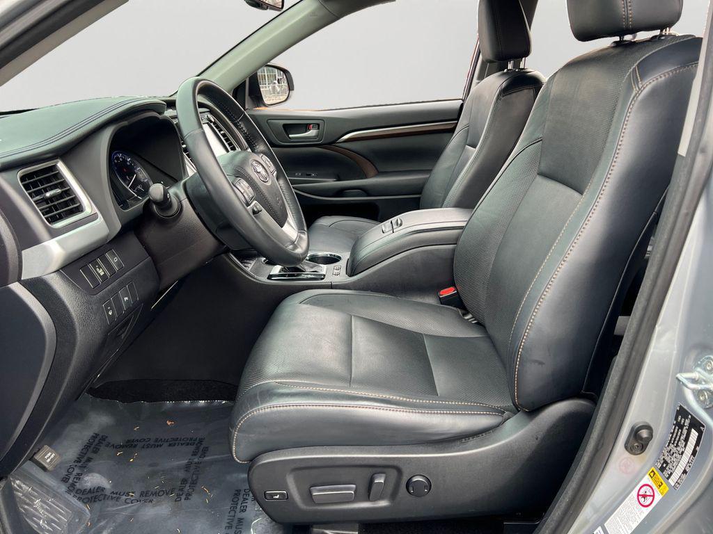 used 2015 Toyota Highlander car, priced at $19,899