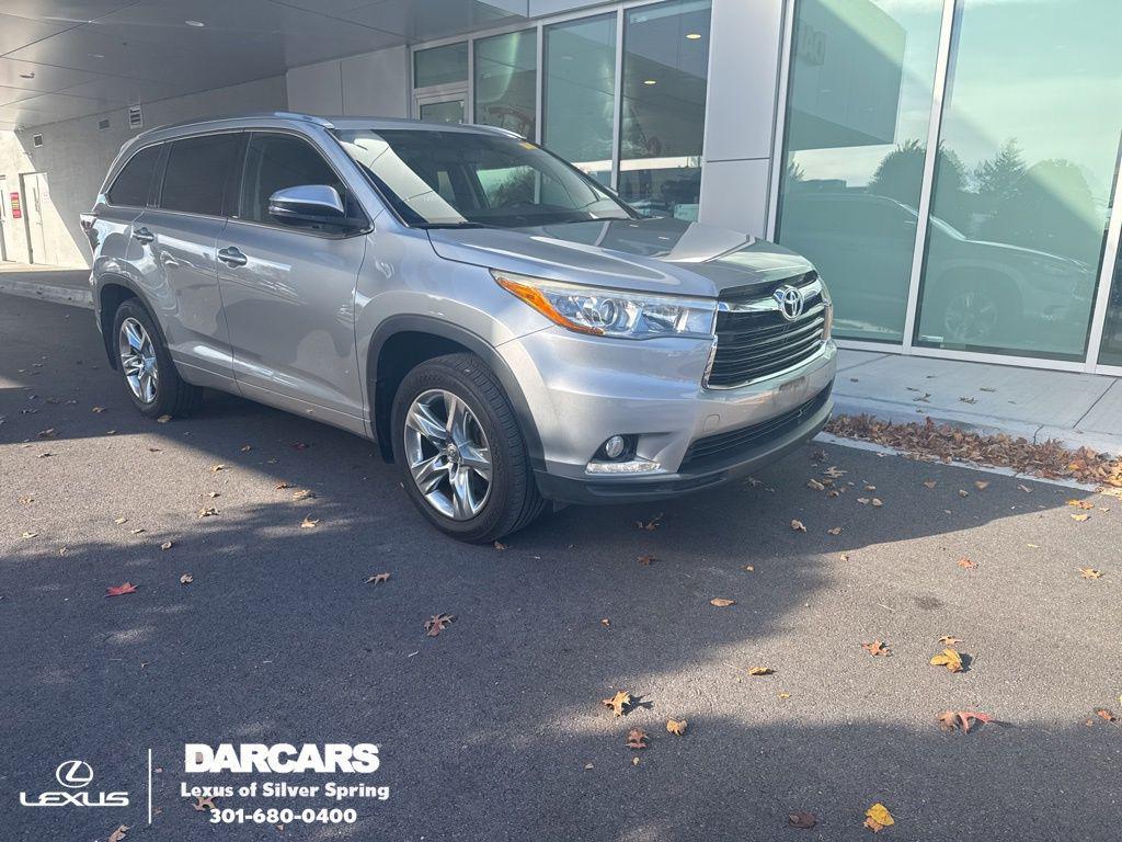 used 2015 Toyota Highlander car, priced at $21,385