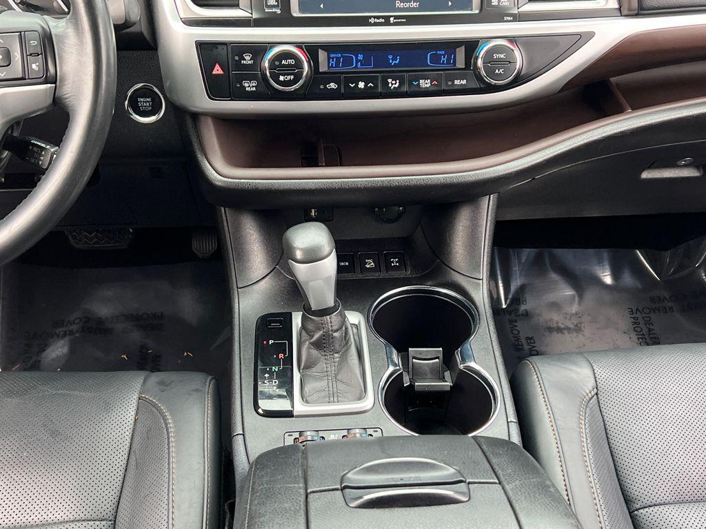 used 2015 Toyota Highlander car, priced at $19,899