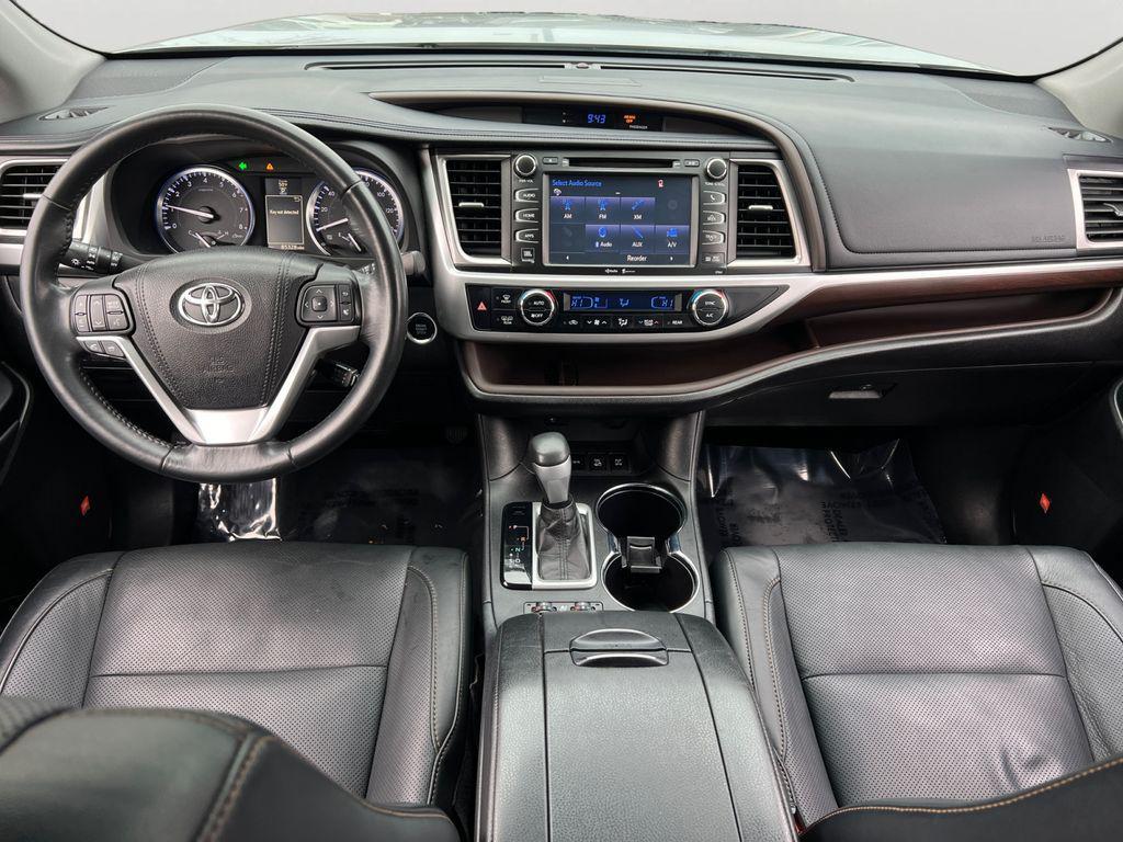 used 2015 Toyota Highlander car, priced at $19,899
