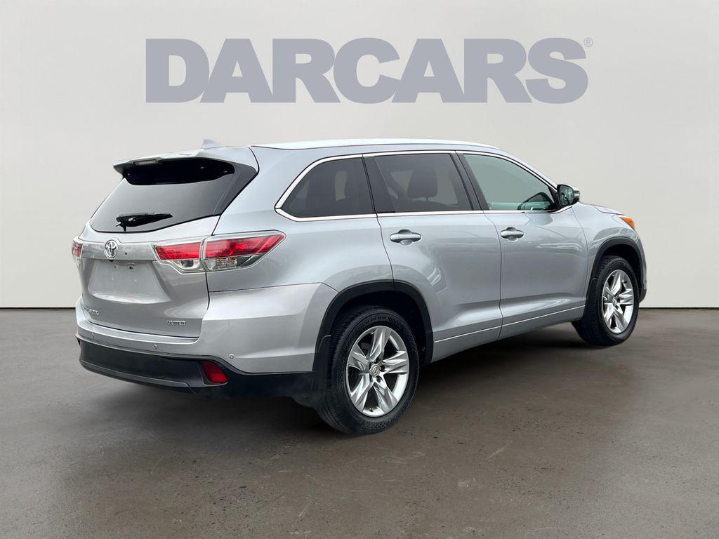 used 2015 Toyota Highlander car, priced at $19,899