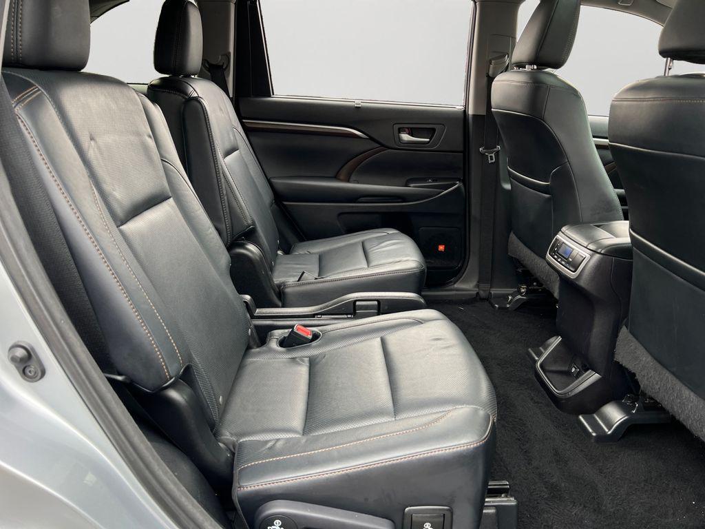 used 2015 Toyota Highlander car, priced at $19,899