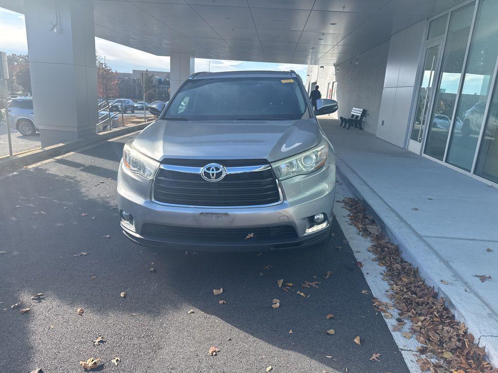 used 2015 Toyota Highlander car, priced at $21,385
