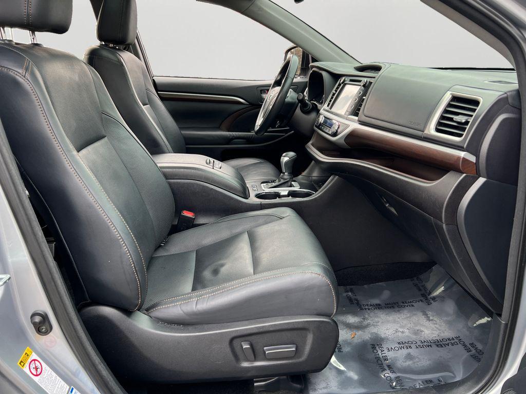 used 2015 Toyota Highlander car, priced at $19,899