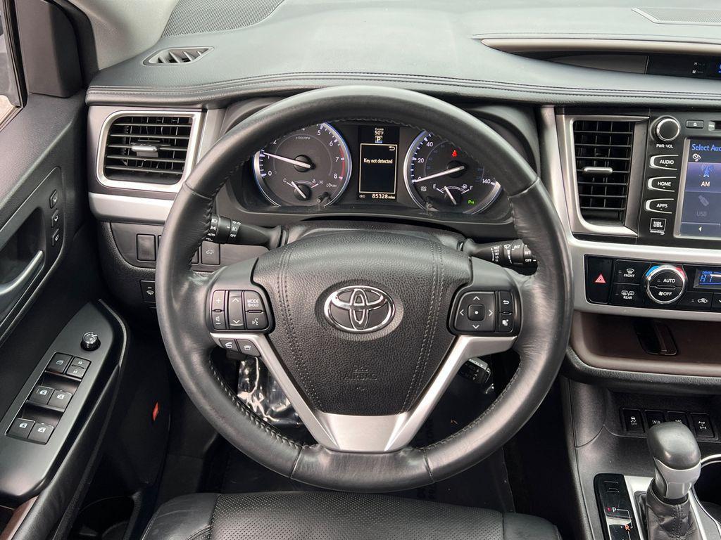 used 2015 Toyota Highlander car, priced at $19,899