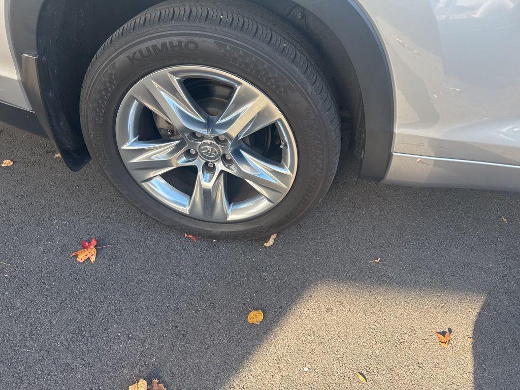 used 2015 Toyota Highlander car, priced at $21,385