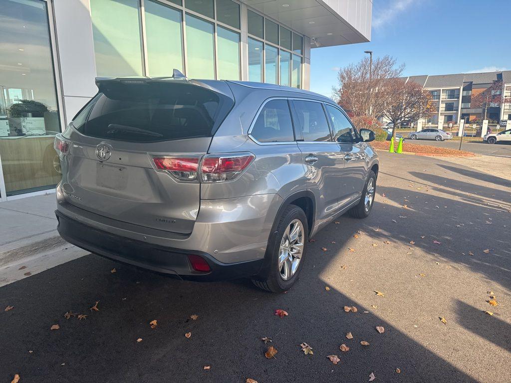used 2015 Toyota Highlander car, priced at $21,385