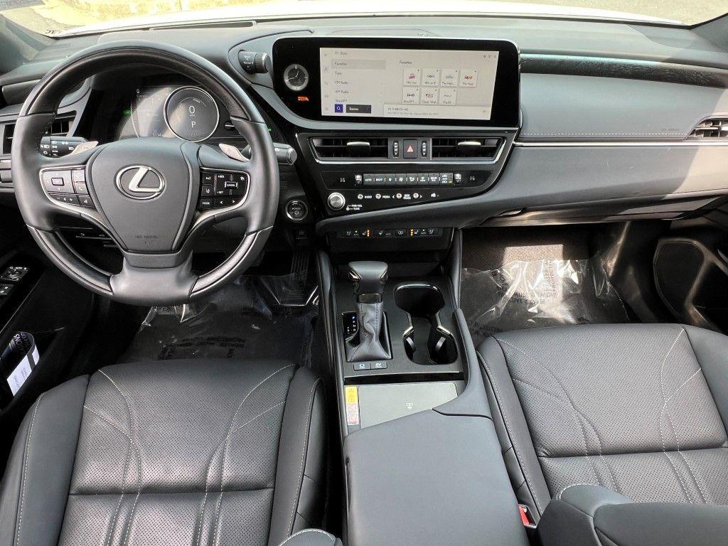 used 2024 Lexus ES 300h car, priced at $50,900