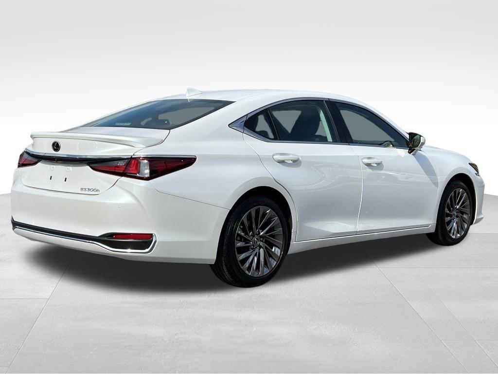 used 2024 Lexus ES 300h car, priced at $50,900