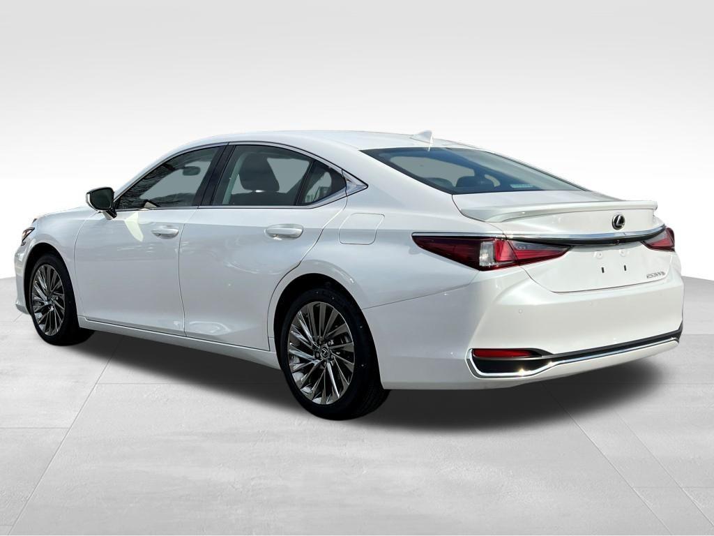 used 2024 Lexus ES 300h car, priced at $50,900