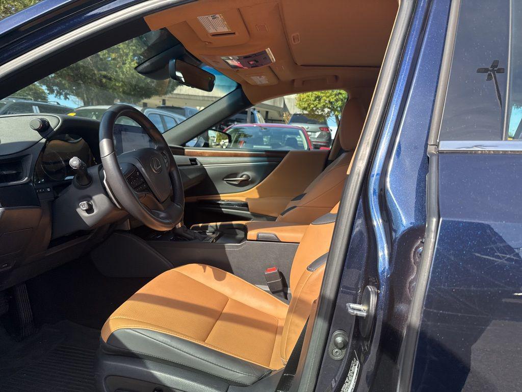 used 2023 Lexus ES 350 car, priced at $37,951