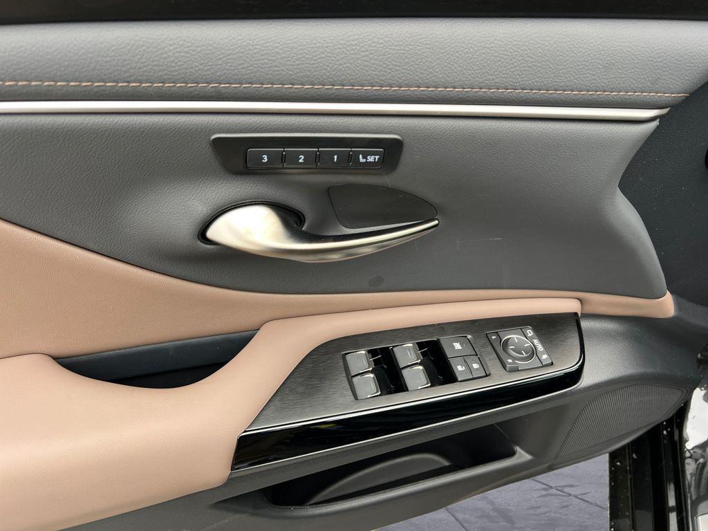 new 2025 Lexus ES 300h car, priced at $49,929
