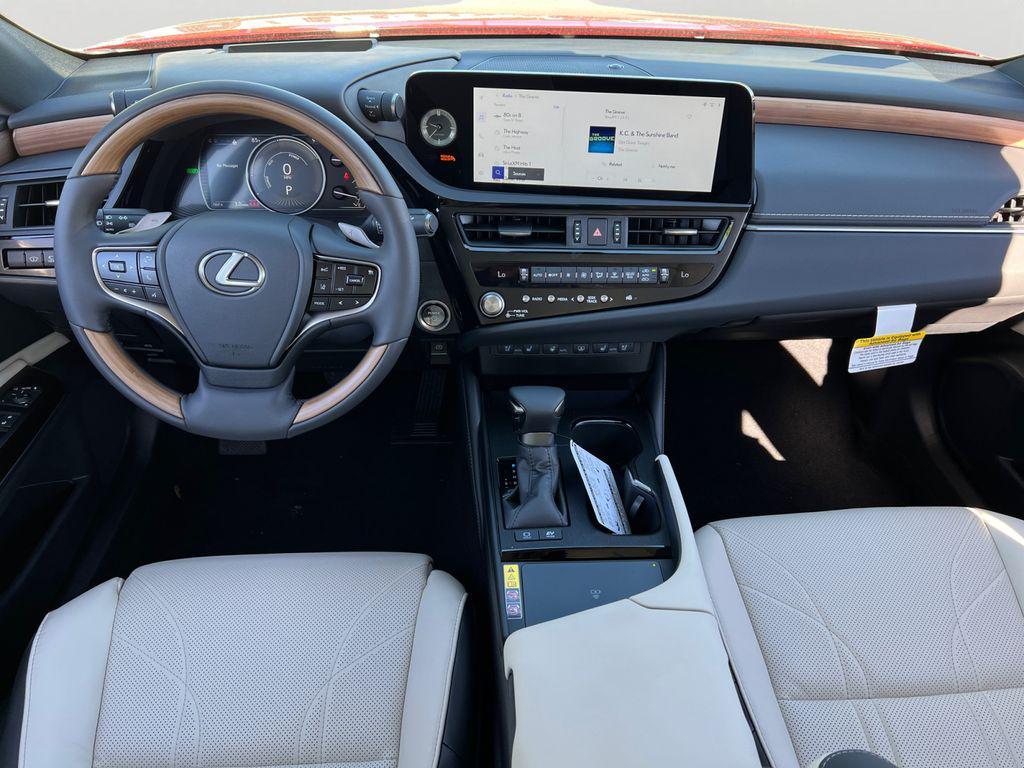 new 2025 Lexus ES 300h car, priced at $54,724