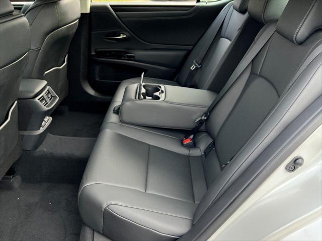 new 2025 Lexus ES 350 car, priced at $48,244