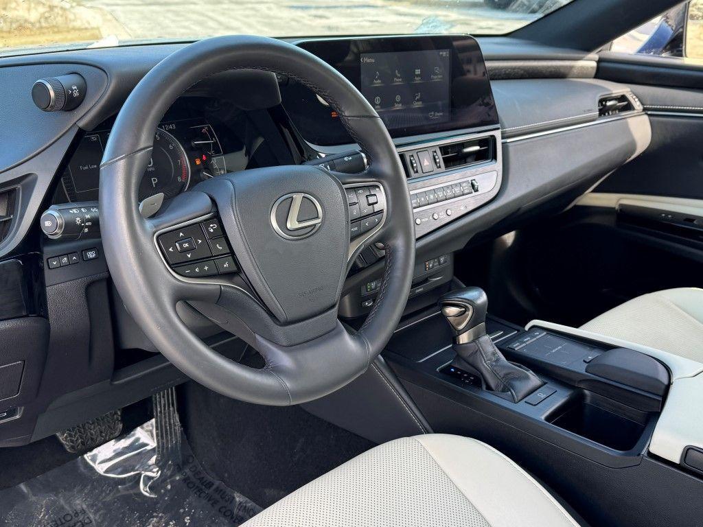 used 2022 Lexus ES 350 car, priced at $34,500