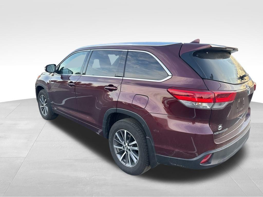 used 2017 Toyota Highlander Hybrid car, priced at $22,900