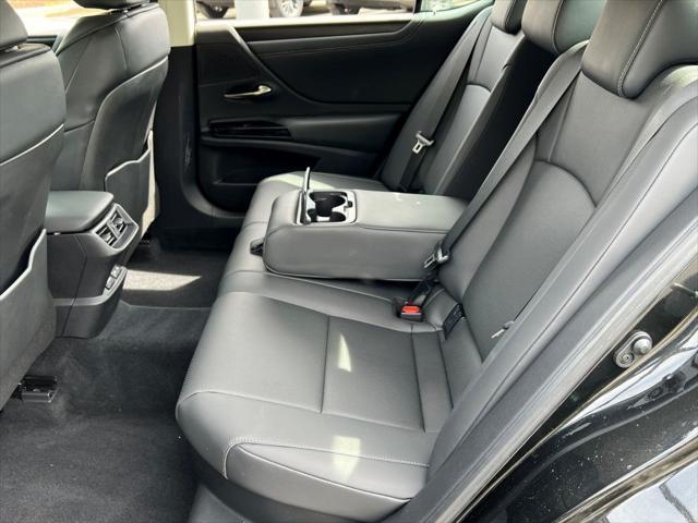 used 2024 Lexus ES 300h car, priced at $41,800