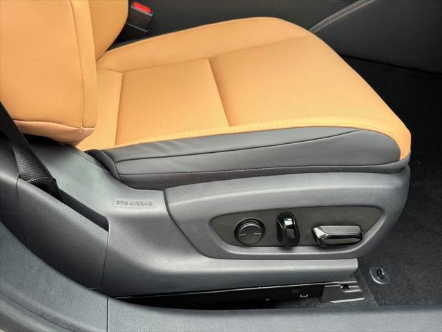 new 2025 Lexus ES 300h car, priced at $47,795