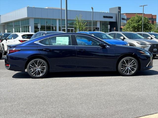 new 2025 Lexus ES 300h car, priced at $48,621