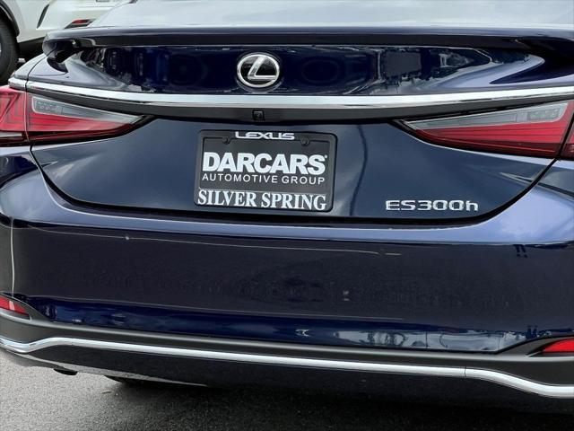 new 2025 Lexus ES 300h car, priced at $51,939
