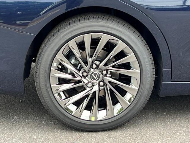 new 2025 Lexus ES 300h car, priced at $51,939