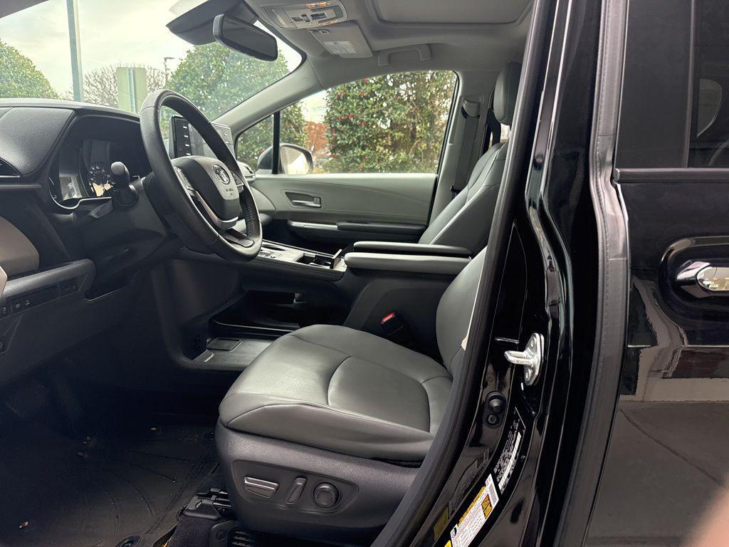 used 2021 Toyota Sienna car, priced at $36,712