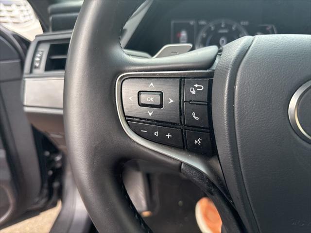 used 2024 Lexus ES 350 car, priced at $39,900