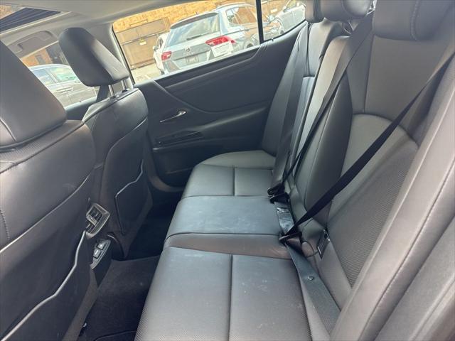 used 2024 Lexus ES 350 car, priced at $39,900