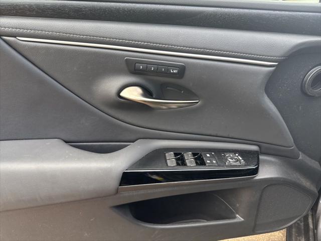 used 2024 Lexus ES 350 car, priced at $39,900