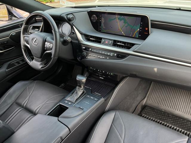 used 2020 Lexus ES 300h car, priced at $35,520