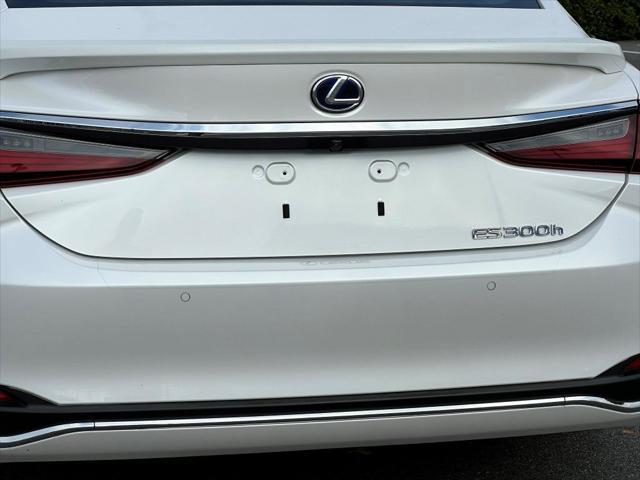 used 2020 Lexus ES 300h car, priced at $35,520