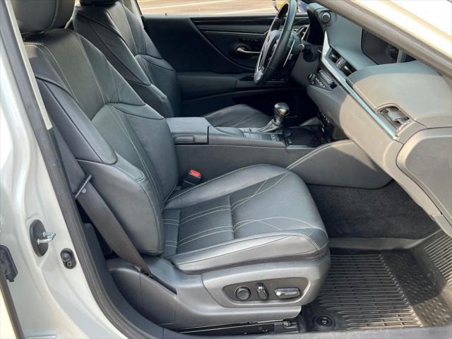used 2020 Lexus ES 300h car, priced at $35,520