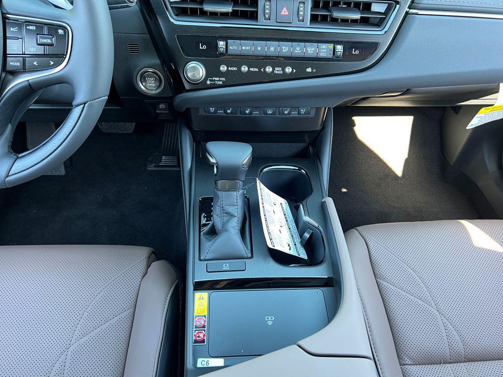 new 2025 Lexus ES 350 car, priced at $55,939