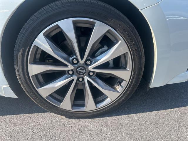 used 2023 Nissan Maxima car, priced at $30,098