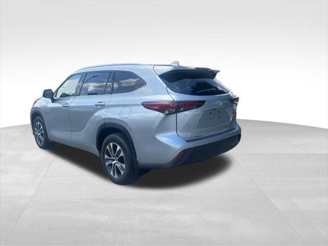 used 2020 Toyota Highlander car, priced at $34,978