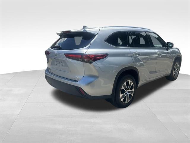 used 2020 Toyota Highlander car, priced at $34,978