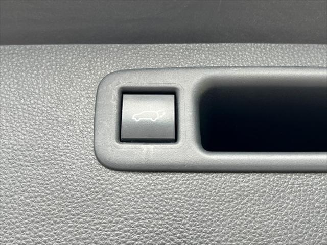 used 2020 Toyota Highlander car, priced at $34,500