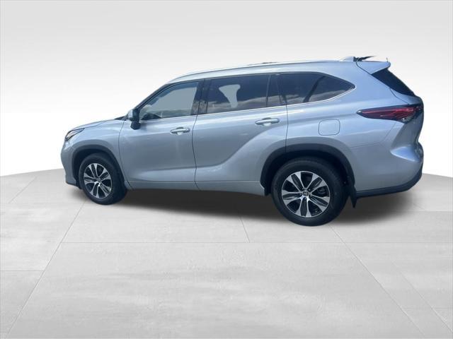 used 2020 Toyota Highlander car, priced at $34,978