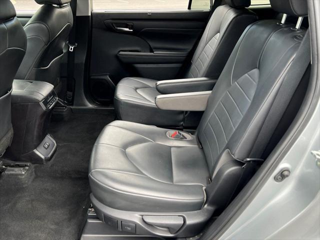 used 2020 Toyota Highlander car, priced at $34,500