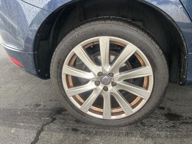 used 2015 Volvo XC60 car, priced at $13,700
