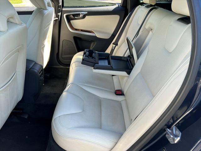 used 2015 Volvo XC60 car, priced at $13,602